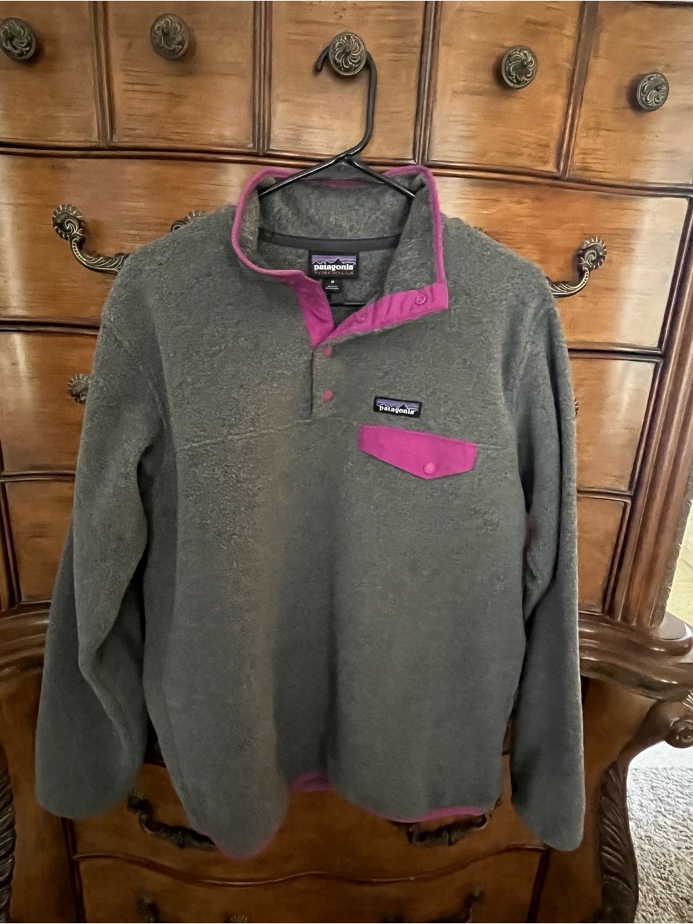 Patagonia Men's Gray Fleece Snap-T Pullover with Purple Trim